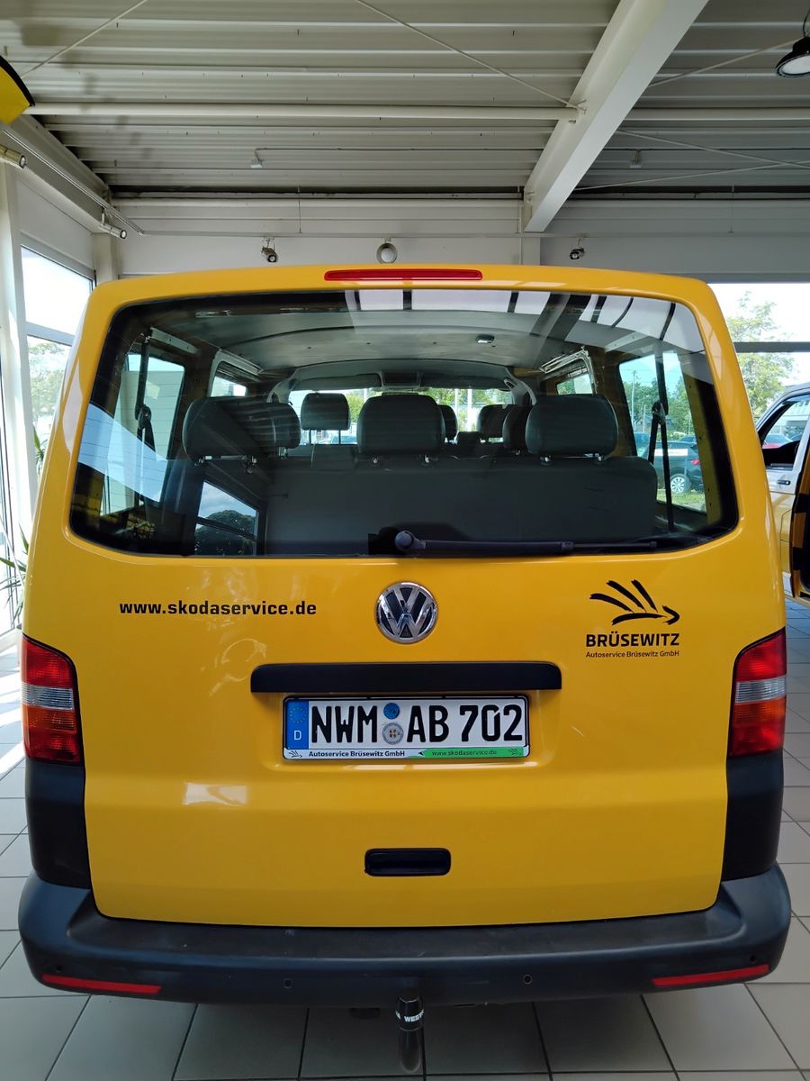 Fahrzeugabbildung Volkswagen T5 9-Sitzer
