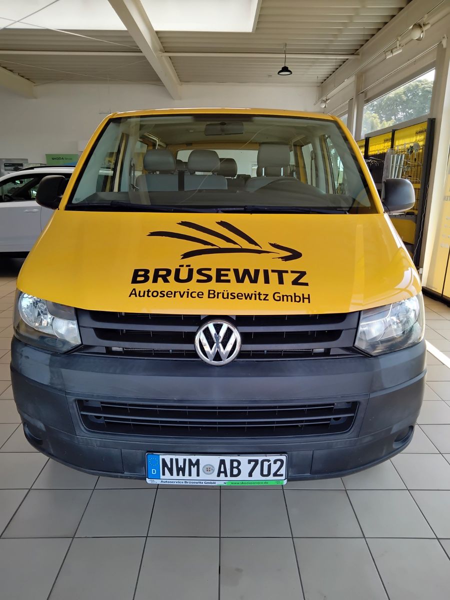 Fahrzeugabbildung Volkswagen T5 9-Sitzer