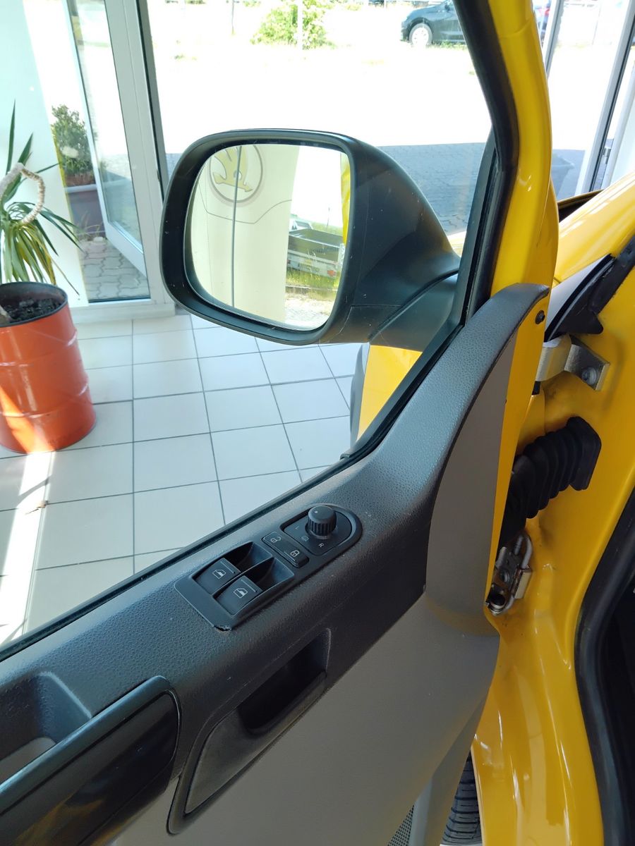 Fahrzeugabbildung Volkswagen T5 9-Sitzer